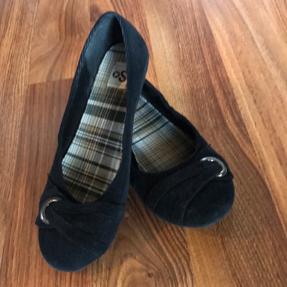 Black flats